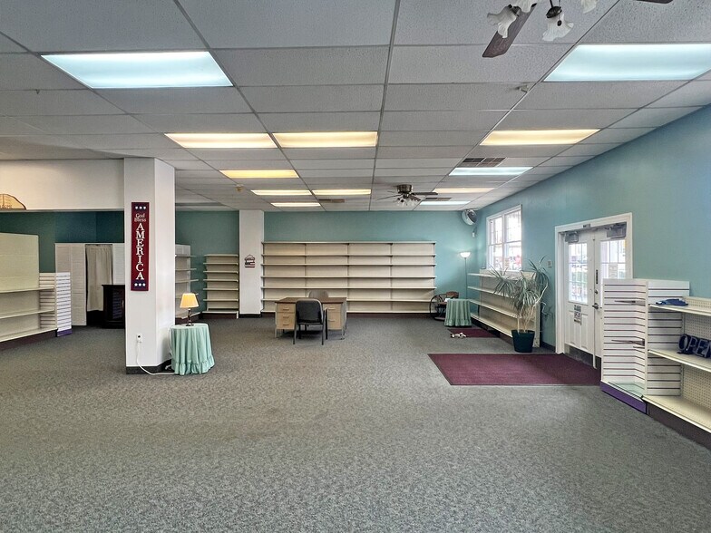 More Photos Of 4024 Main St, Erie Storefront Retail Office For Sale