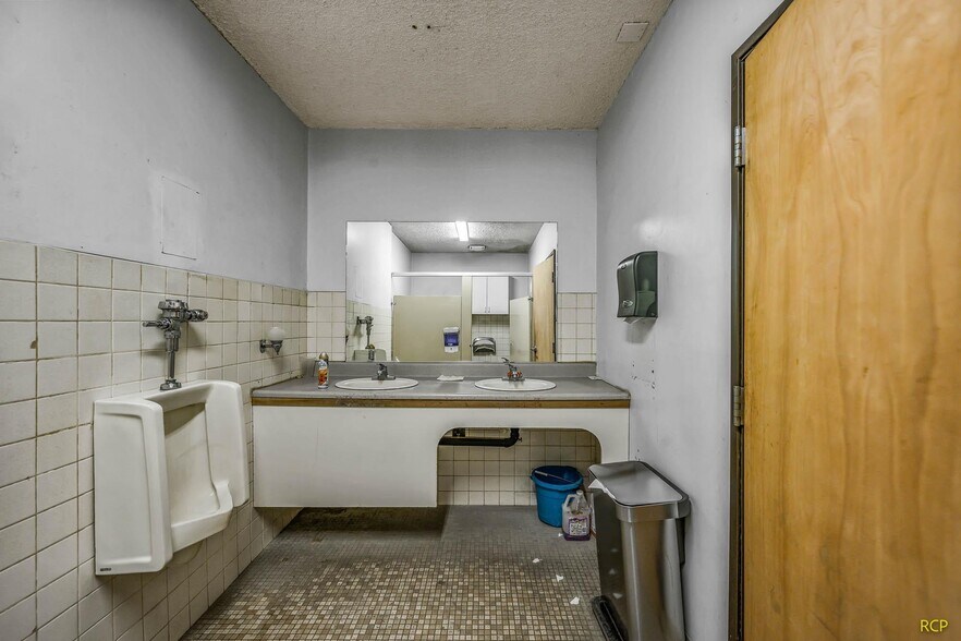 More Photos Of 53026 NW Thornton Dr, Scappoose Warehouse For Sale