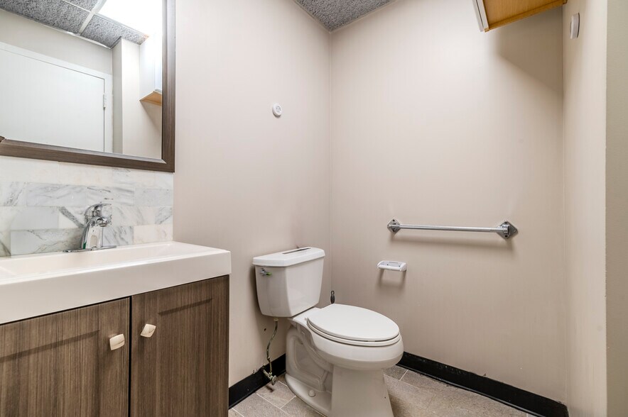 More Photos Of 1575 Hillside Ave, New Hyde Park Medical For Sale