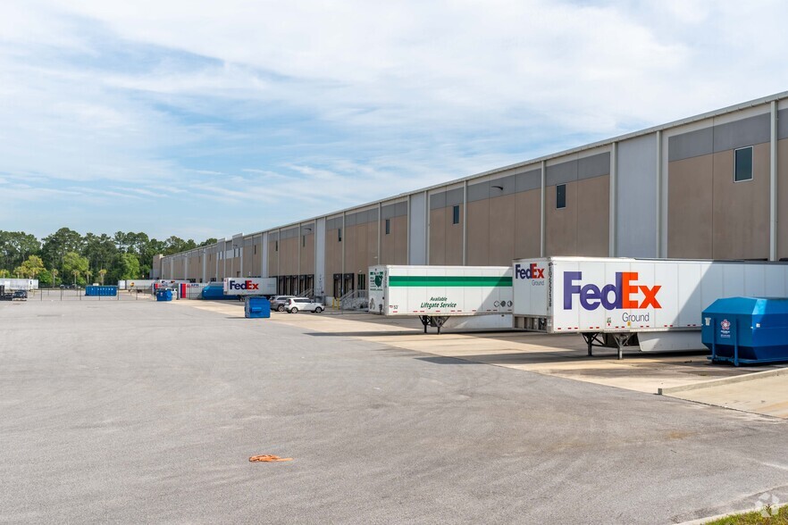 More Photos Of 2619 Ignition Dr, Jacksonville Warehouse For Lease