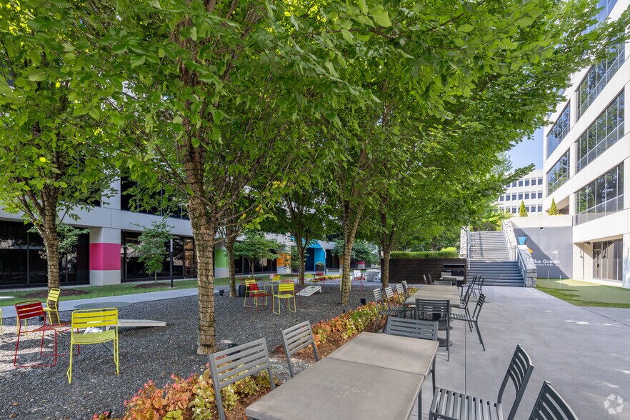 More Photos Of 275 Interstate North Cir SE, Atlanta Office For Lease