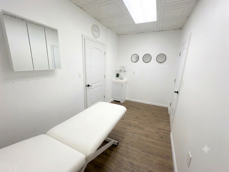 More Photos Of 1012-1016 Broadway, Woodmere Apartments For Lease