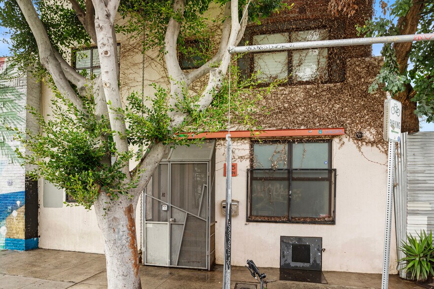 More Photos Of 1322 Innes Pl, Venice Office Residential For Sale