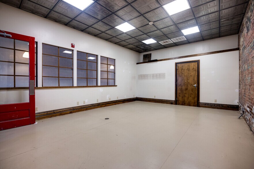 More Photos Of 1437 Market St, Chattanooga Storefront For Lease