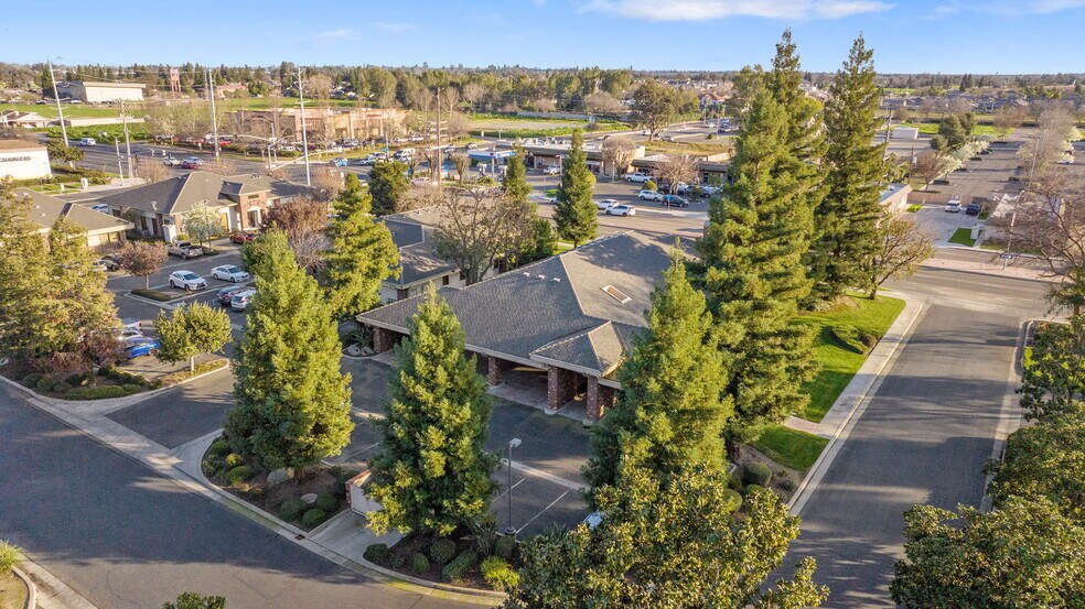 More Photos Of 3740 W Caldwell Ave, Visalia Office For Lease