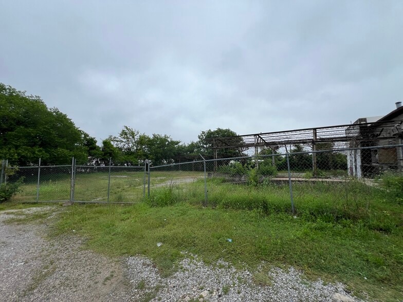 More Photos Of 4941 E Admiral Pl, Tulsa Flex For Lease