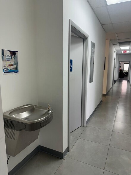 More Photos Of 13790-13798 NW 4th St, Sunrise Loft Creative Space For Lease