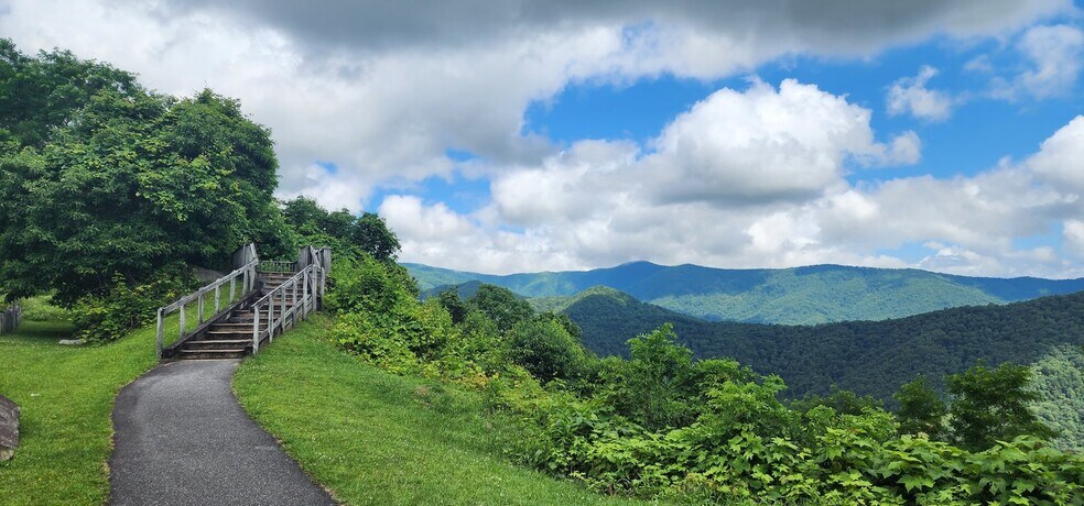 More Photos Of 290 N Main St, Robbinsville Hotel For Sale