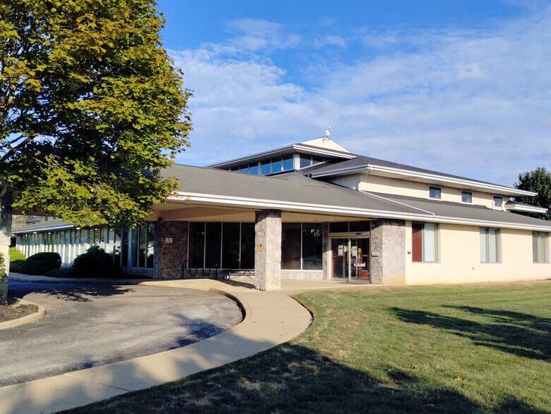 Primary Photo Of , Willoughby Office For Sale