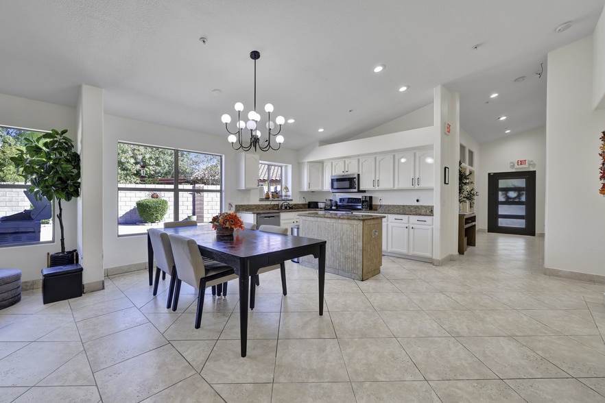 More Photos Of TURNKEY REMODELED PEORIA ALH, Peoria Assisted Living For Sale