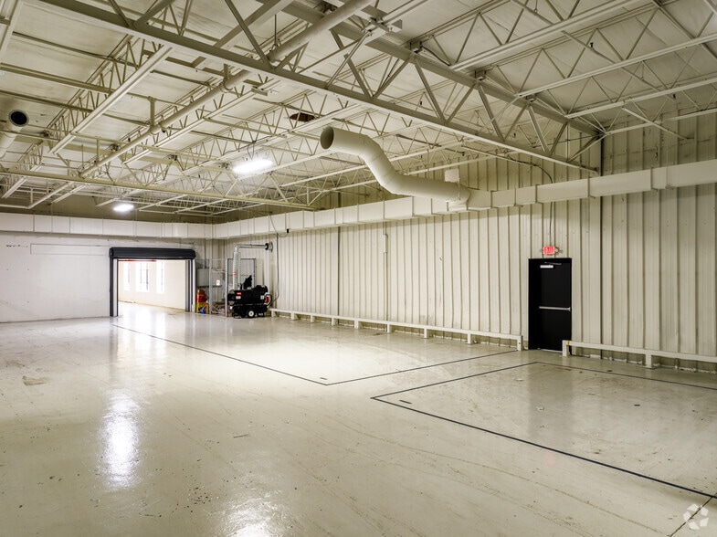More Photos Of 414 N Meriah St, Landis Warehouse For Lease