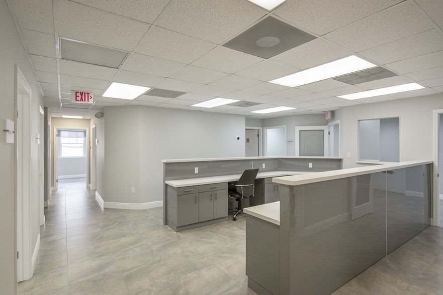 More Photos Of 555 Biltmore Way, Coral Gables Medical For Sale