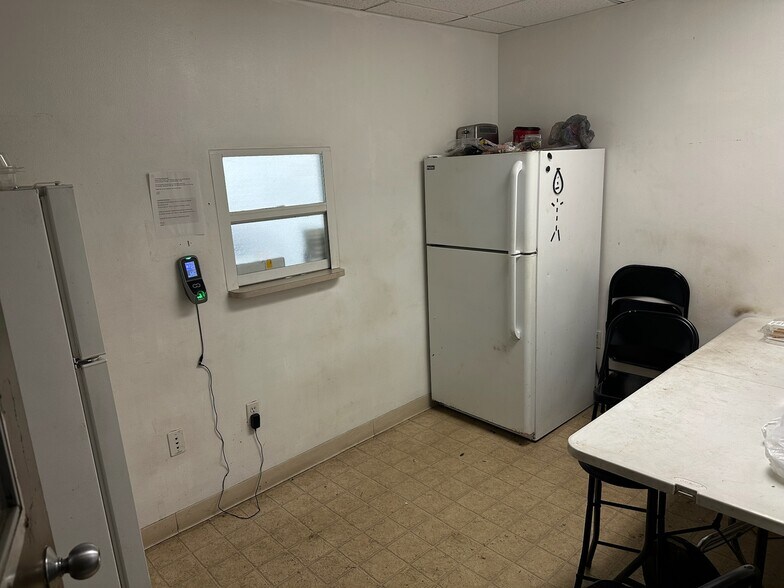 More Photos Of 2105 S Dock St, Palmetto Food Processing For Sale