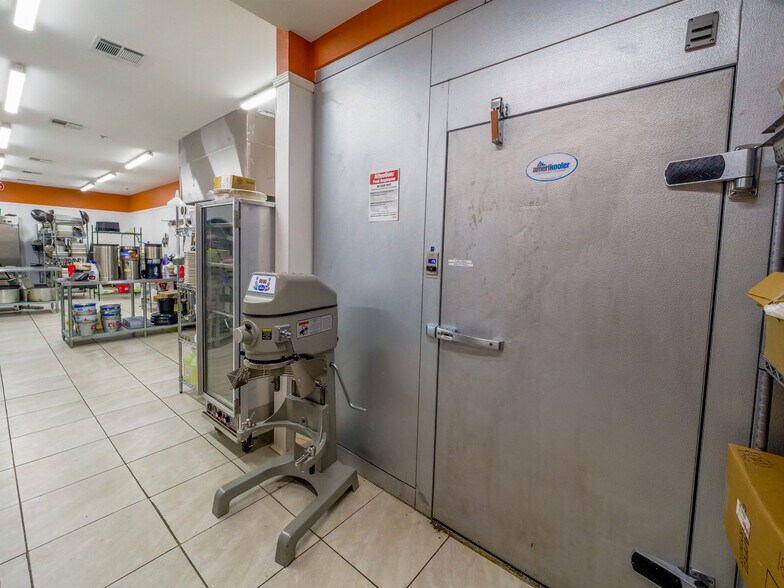 More Photos Of 1355 N Loop 336 E, Conroe Restaurant For Sale