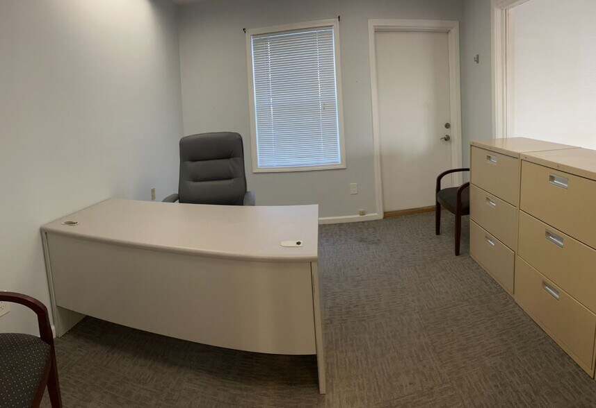 More Photos Of 39 Mill Plain Rd, Danbury Loft Creative Space For Lease