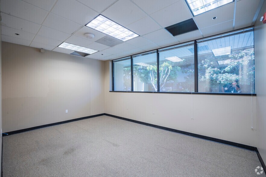 More Photos Of 355 N Wiget Ln, Walnut Creek Office For Sale