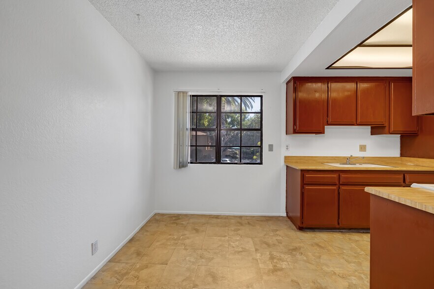 More Photos Of 1629 W Ball Rd, Anaheim Apartments For Sale