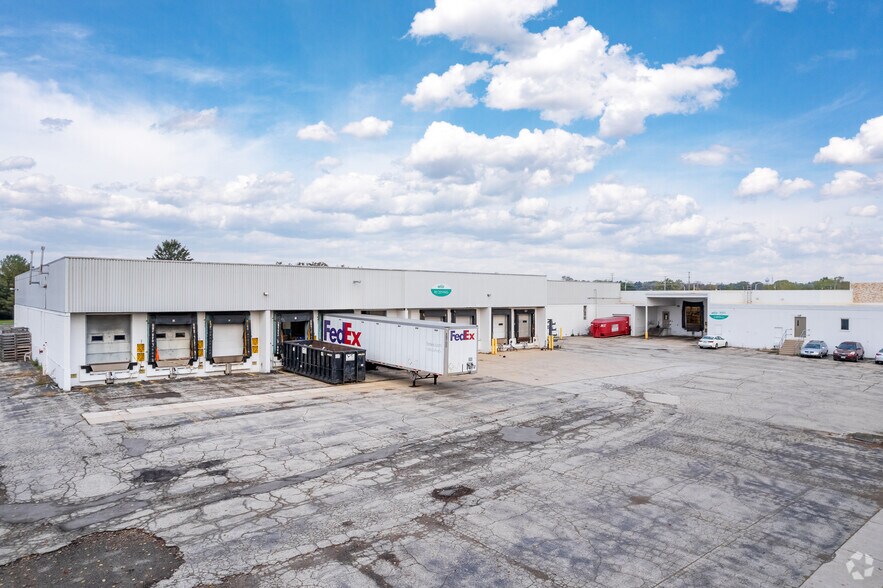 More Photos Of W57N14363 Doerr Way, Cedarburg Manufacturing For Lease