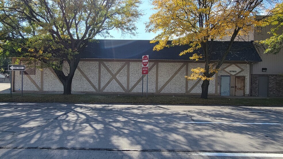 More Photos Of 27531 Grand River St, Livonia General Retail For Sale
