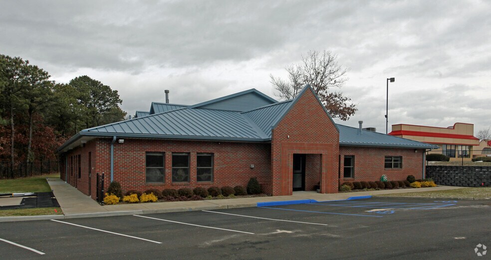 More Photos Of 7 Crossway Blvd, Patchogue Office For Sale