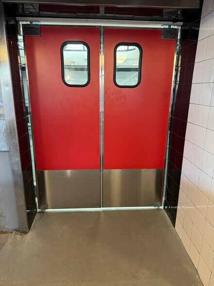 More Photos Of 455 E 18th St, Paterson Restaurant For Sale