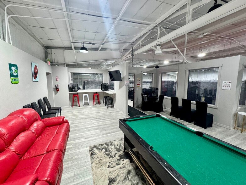 More Photos Of 1137 S Nova Rd, Holly Hill Service For Sale