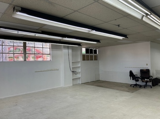 More Photos Of 37 Midland Ave, Elmwood Park Warehouse For Lease