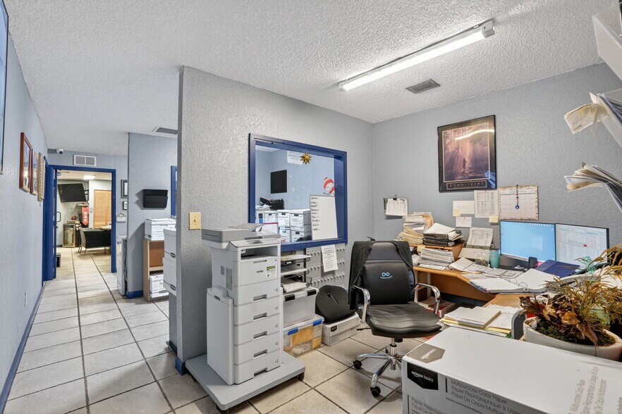 More Photos Of 9180 NW 119th St, Hialeah Warehouse For Sale