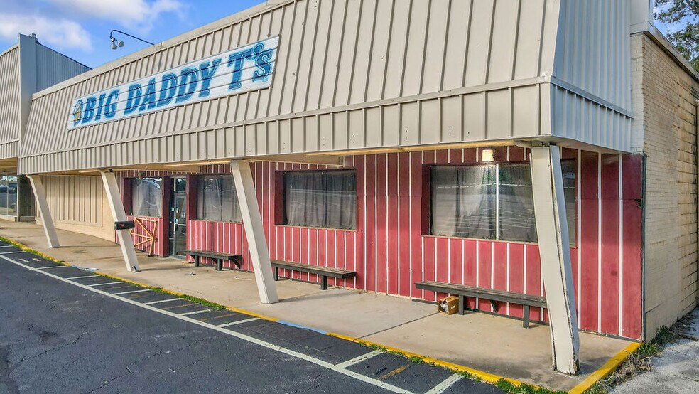 More Photos Of 1501-1539 S Main St, Graysville Storefront For Sale