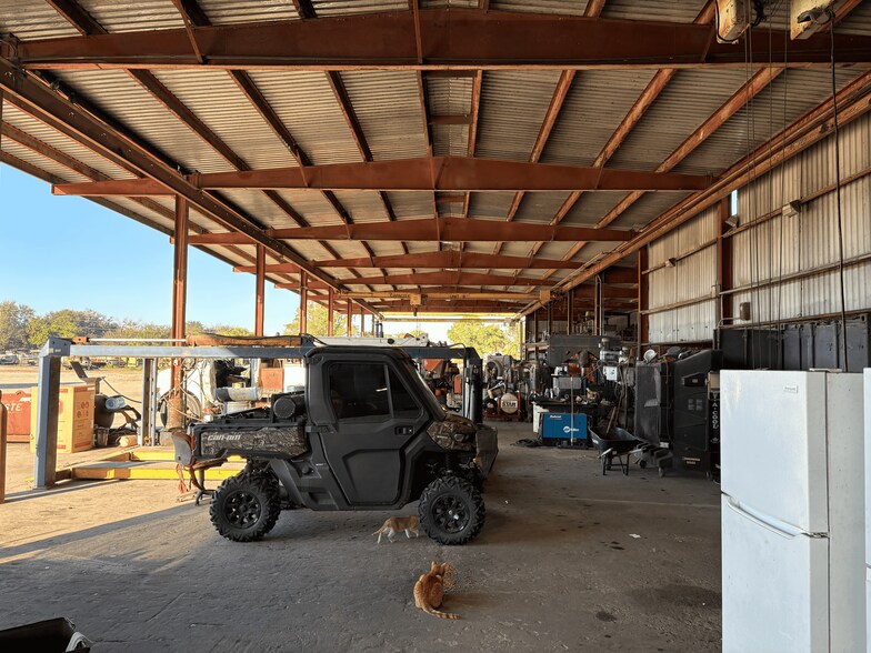 More Photos Of 211 N 9th St, Immokalee Contractor Storage Yard For Sale