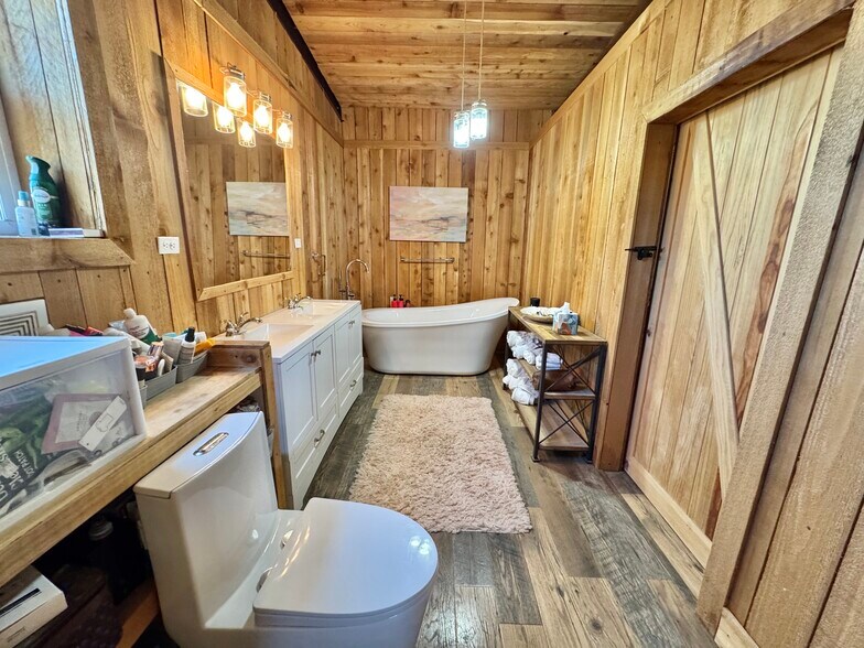 More Photos Of 8895 US-67 Hwy, Cleburne Trailer Camper Park For Sale