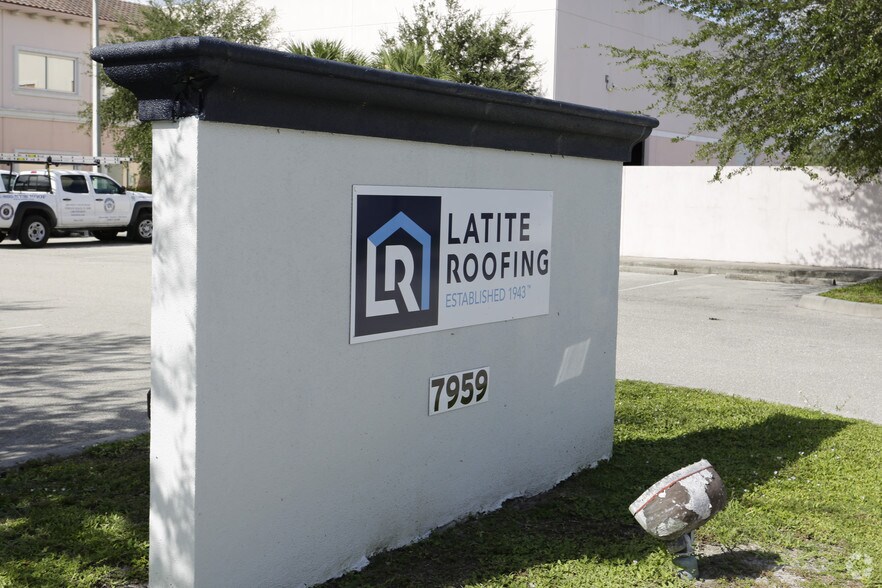 More Photos Of 7959 Drew Cir, Fort Myers Warehouse For Lease