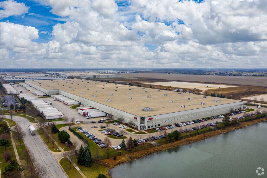 More Photos Of 901 Carlow Dr, Bolingbrook Manufacturing For Sale