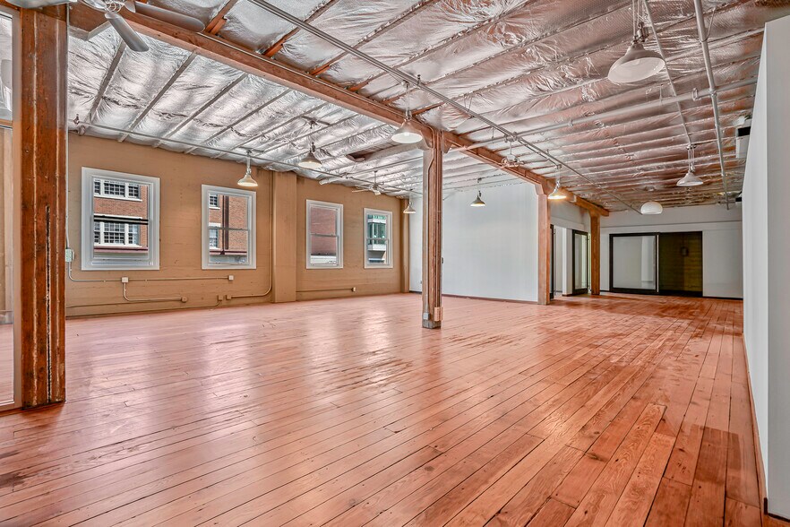 More Photos Of 629-639 J St, San Diego Storefront Retail Office For Lease