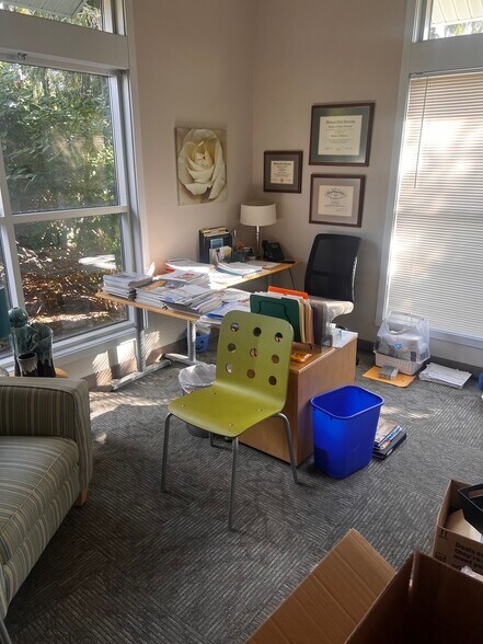 More Photos Of 6250 Jupiter Ave NE, Belmont Office For Lease