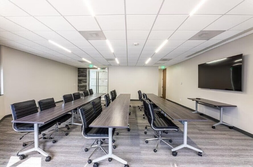 More Photos Of 1250 Wood Branch Park Dr, Houston Office For Lease