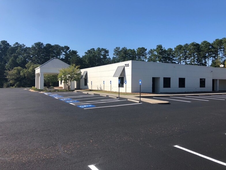 More Photos Of 705 Breedlove Dr, Monroe Medical For Lease