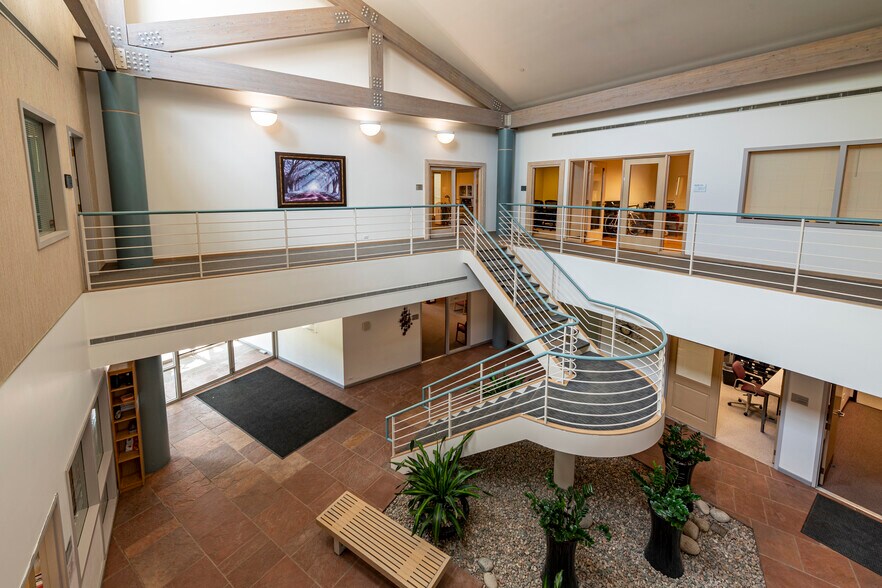 More Photos Of 433 Park Point Dr, Golden Office For Lease