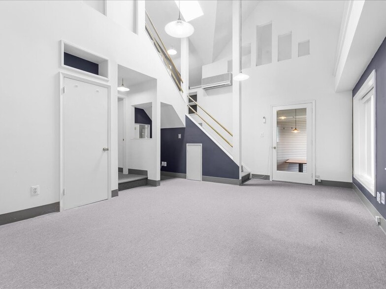 More Photos Of 7950 Fort Smallwood Rd, Baltimore Light Distribution For Lease
