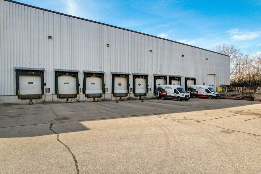 More Photos Of 4722 Helgesen Dr, Madison Warehouse For Lease