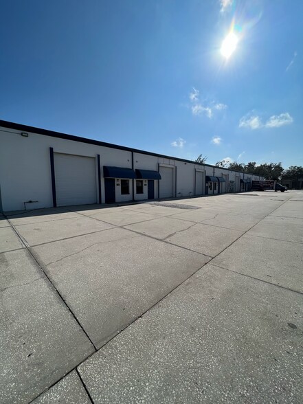 More Photos Of 12505 66th St N, Largo Warehouse For Lease