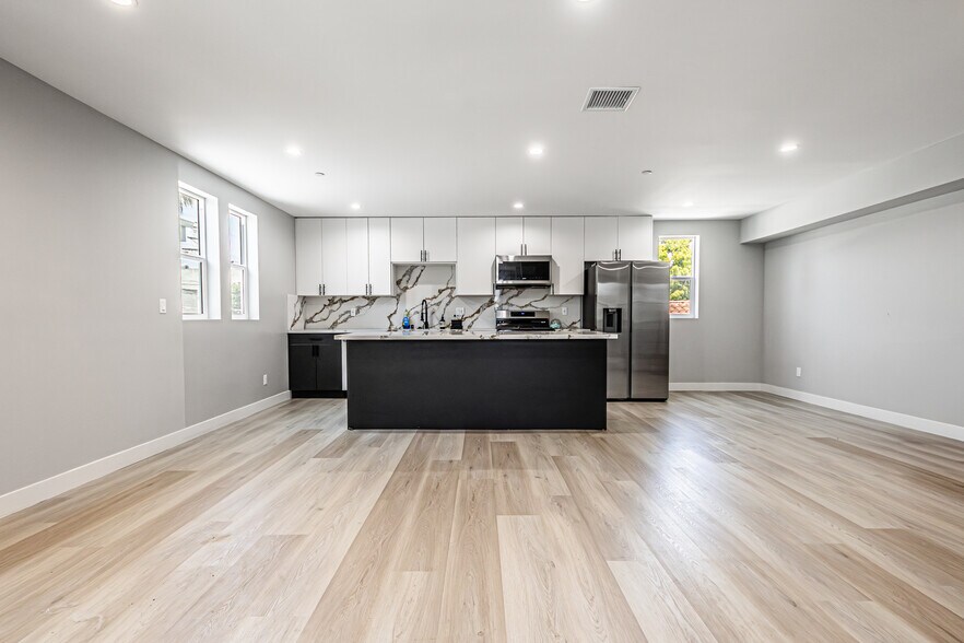 More Photos Of 2223 S Highland Ave, Los Angeles Apartments For Sale