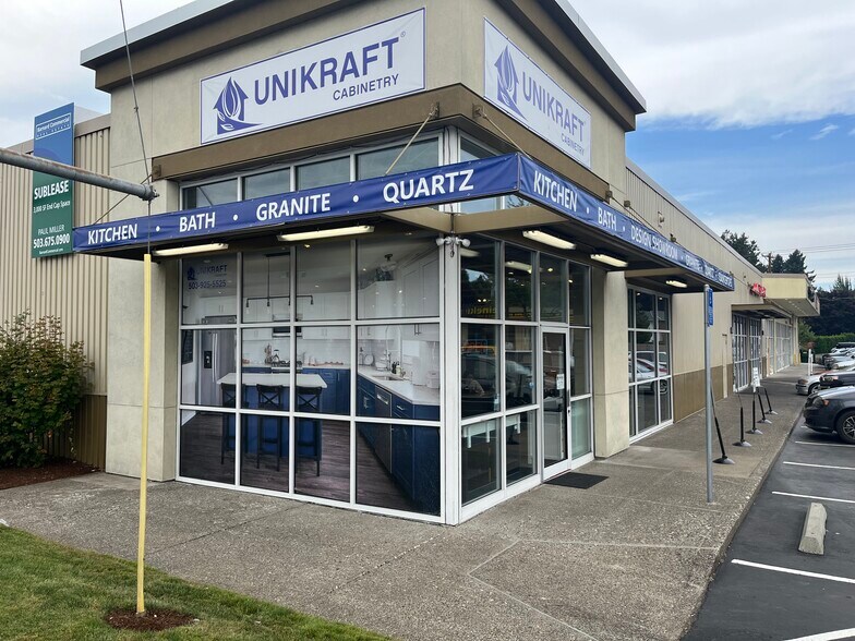 More Photos Of 10721-10729 SE 82nd Ave, Portland General Retail For Lease