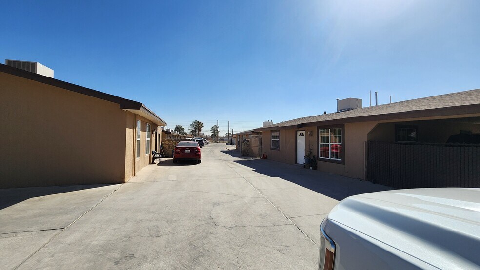 More Photos Of 216 S Schutz Dr, El Paso Apartments For Sale