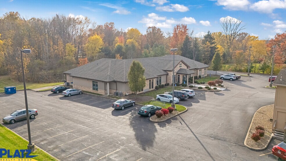 More Photos Of 8094 E Market St, Warren Medical For Lease