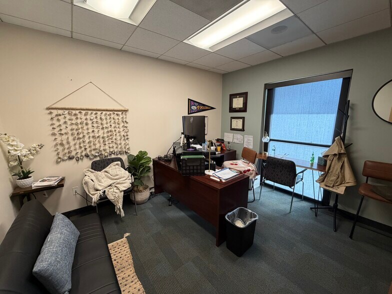 More Photos Of 393-401 S Fair Oaks Ave, Pasadena Medical For Sale