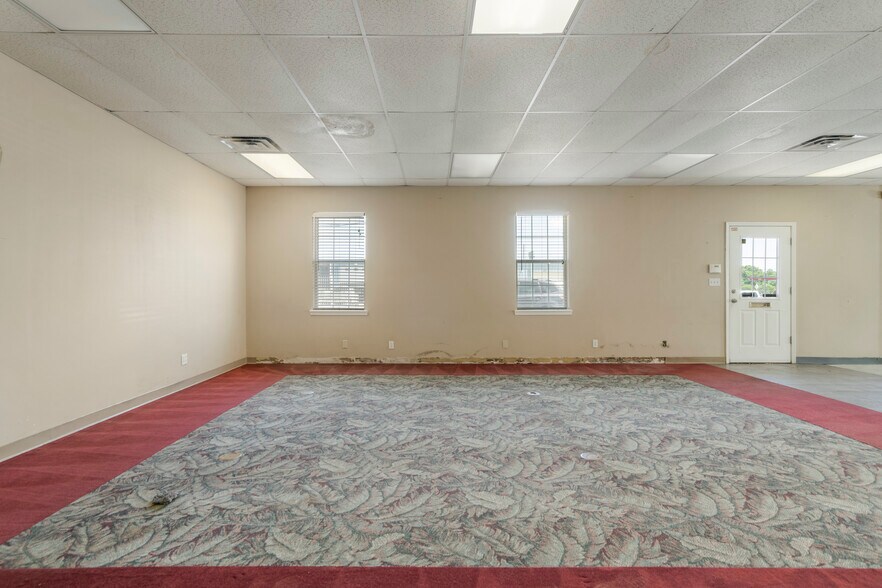 More Photos Of 26400 E 111th St S, Coweta Flex For Sale