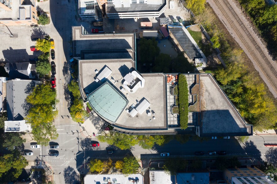 More Photos Of 1007 Church St, Evanston Office For Lease