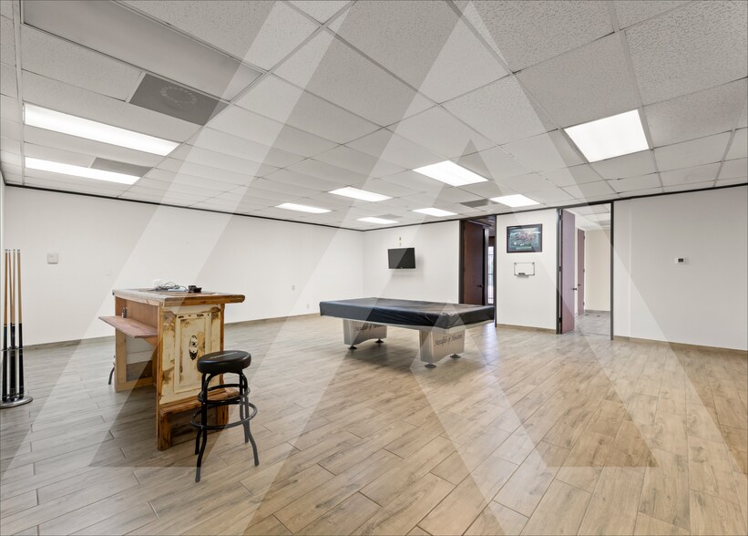 More Photos Of 8401 W Monroe Rd, Houston Warehouse For Lease