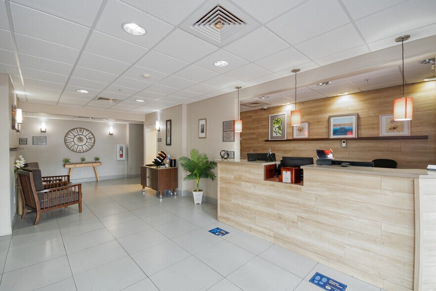 More Photos Of 85 River Park Dr, Midway Hotel For Sale